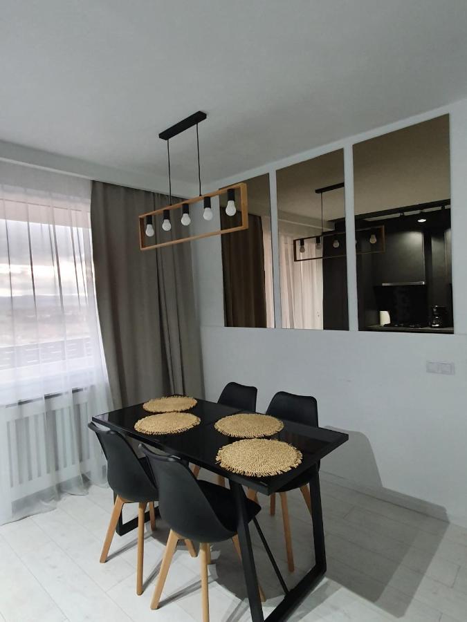 Discret Home Luxury ฟลอเรชติ ภายนอก รูปภาพ