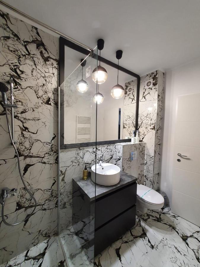 Discret Home Luxury ฟลอเรชติ ภายนอก รูปภาพ