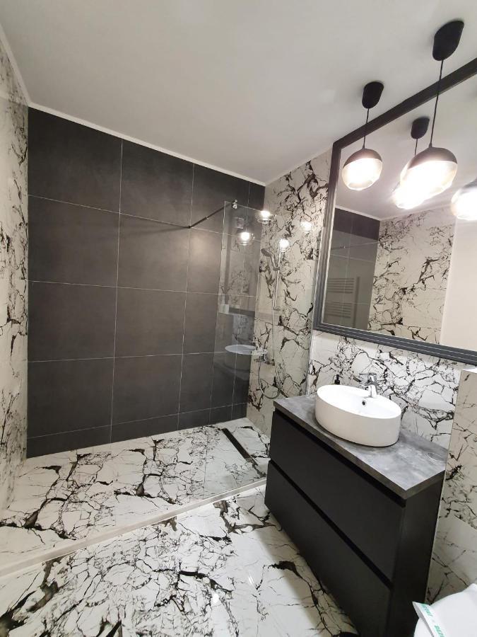 Discret Home Luxury ฟลอเรชติ ภายนอก รูปภาพ